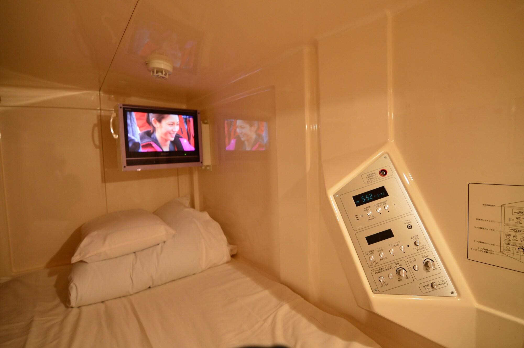 Capsule Inn Osaka - Caters To Men Exterior foto